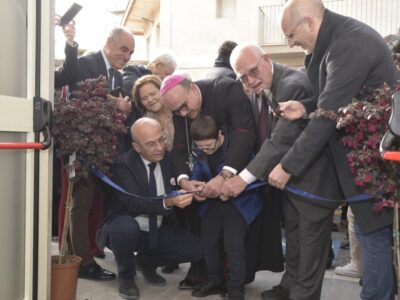 taglio-del-nastro-Marcello-Boncoraglio-mons.-Giuseppe-La-Placa-Luigi-Piccione
